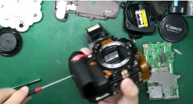 Nikon D7000 – Disassembly – YLovePhoto